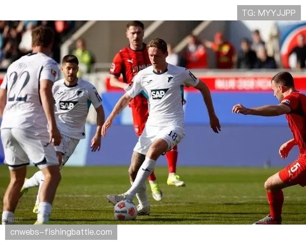 独家专访霍芬海姆少帅：解析球队三中卫体系的攻防逻辑